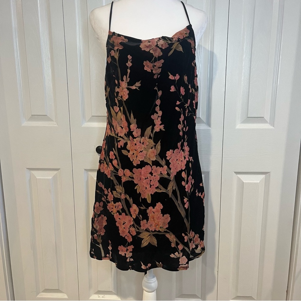 Polly, Black and pink  crushed Velvet Floral Black Dress, Size 12 AU/ 8 US - Picture 3 of 12